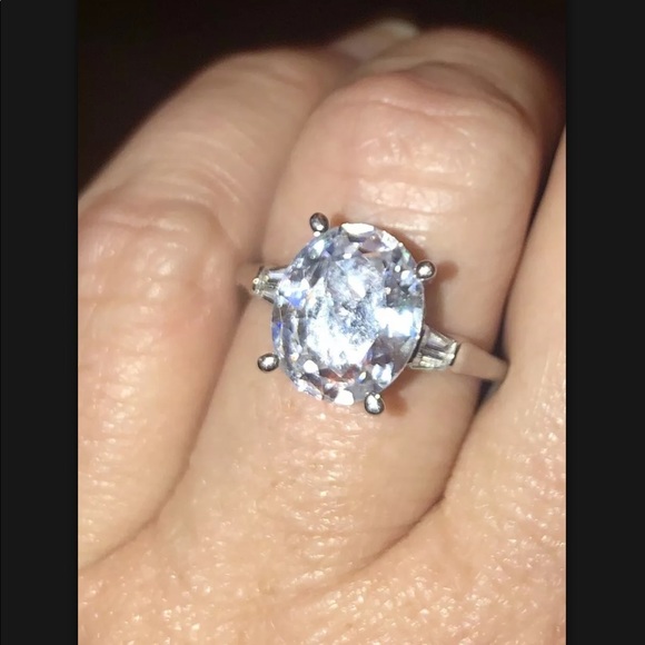 Italo created white sapphire solitaire w/accents - Picture 7 of 8